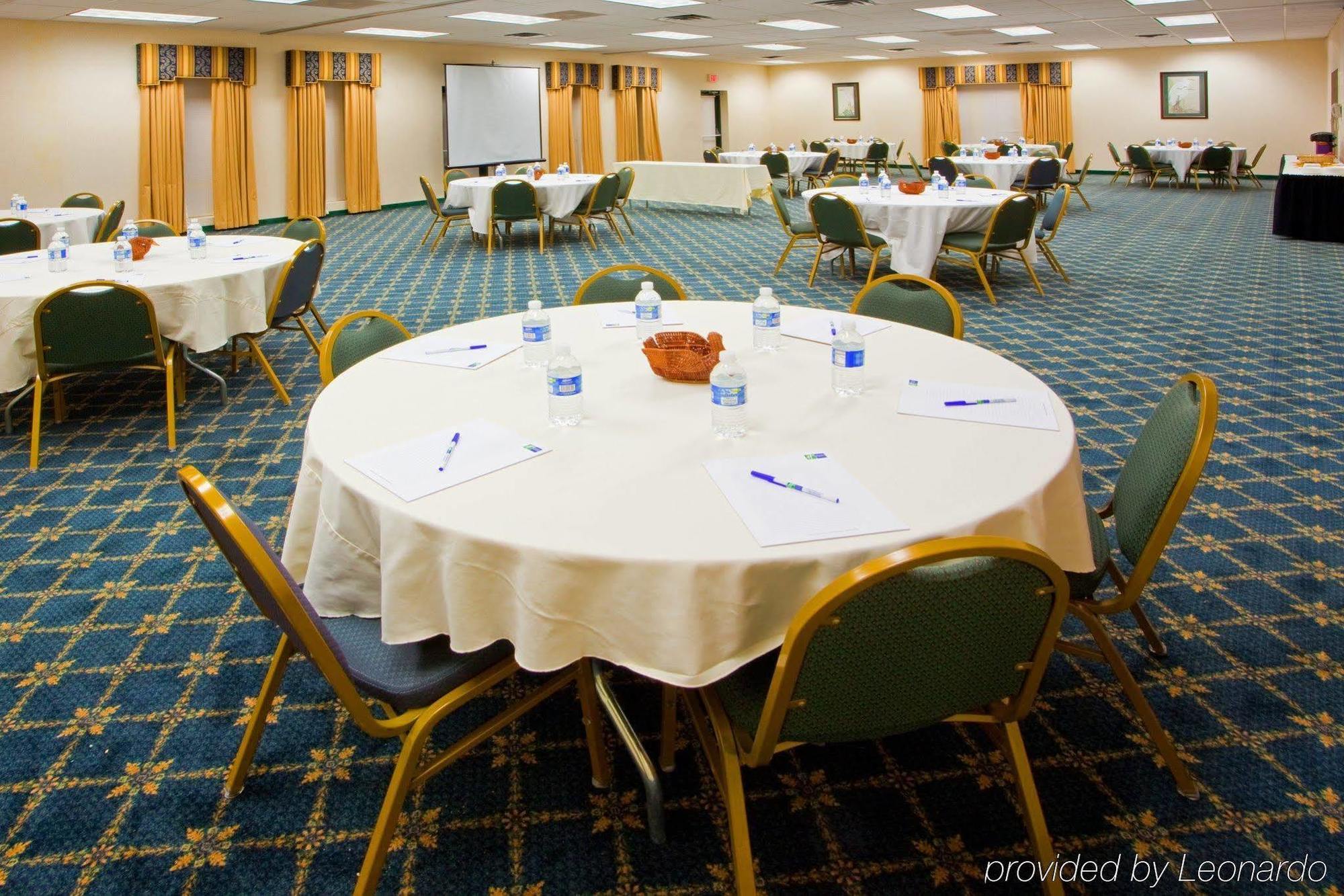 Holiday Inn Express Cambridge By Ihg Экстерьер фото