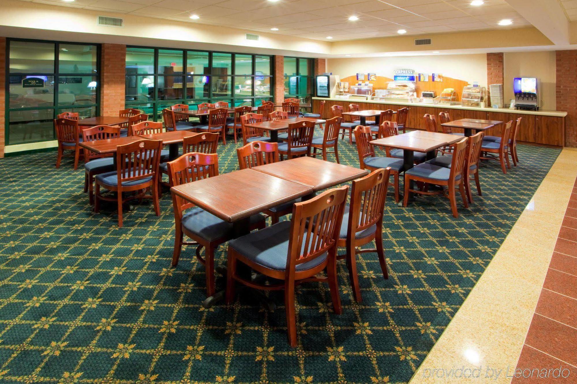 Holiday Inn Express Cambridge By Ihg Экстерьер фото