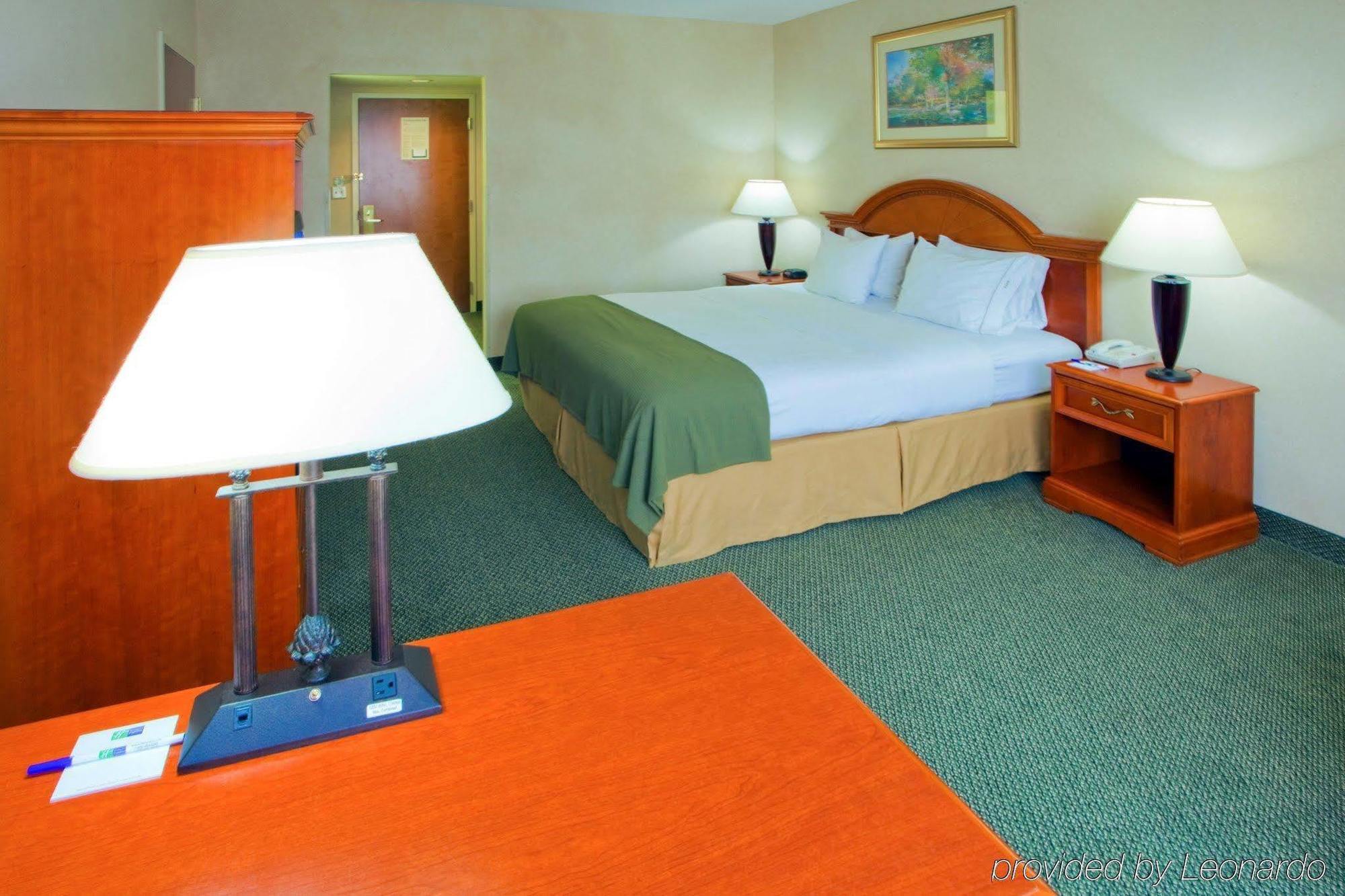 Holiday Inn Express Cambridge By Ihg Экстерьер фото